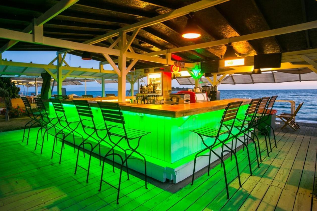 Teos Ormanci Tatil Koyu Hotel Seferihisar Ngoại thất bức ảnh