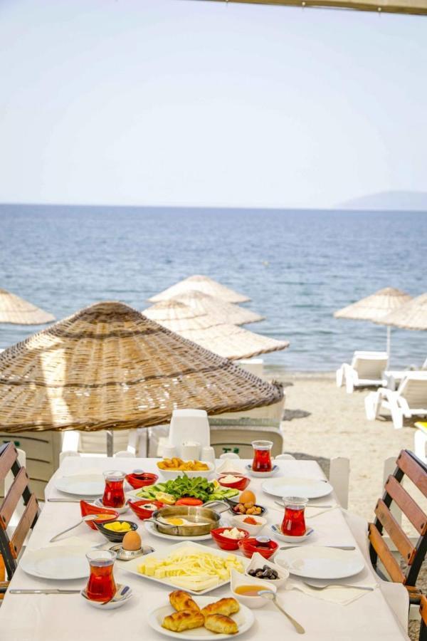 Teos Ormanci Tatil Koyu Hotel Seferihisar Ngoại thất bức ảnh