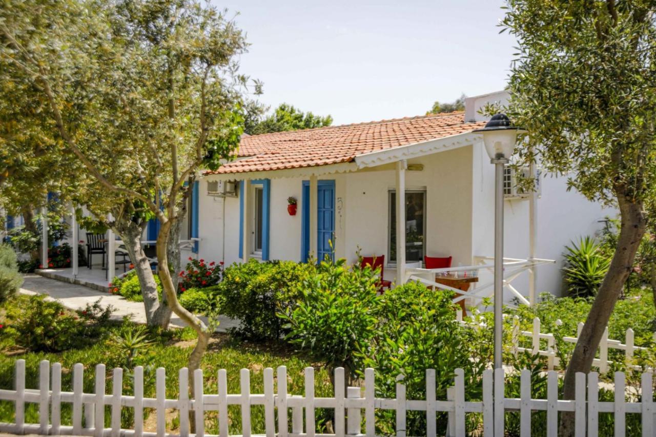 Teos Ormanci Tatil Koyu Hotel Seferihisar Ngoại thất bức ảnh