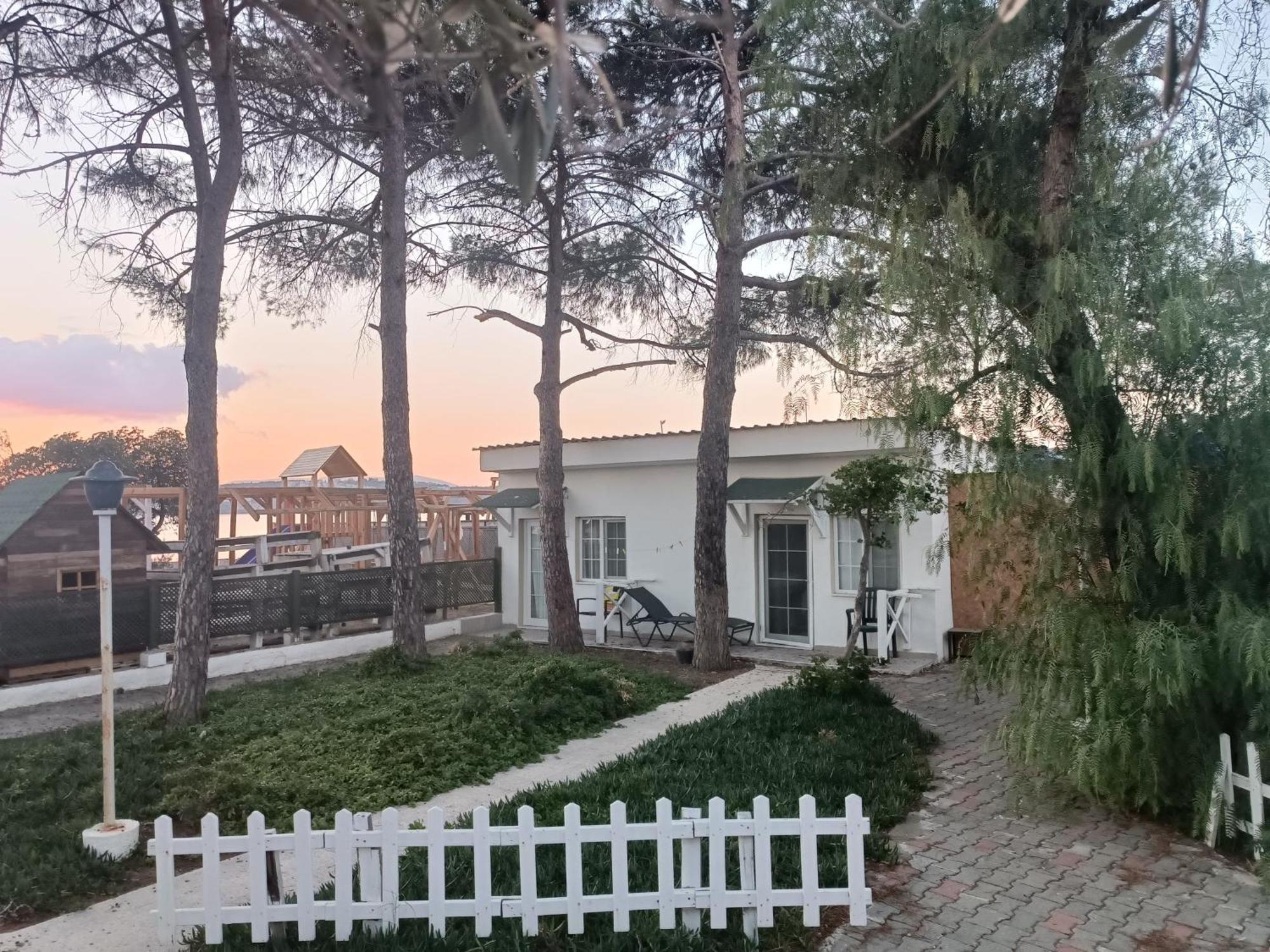 Teos Ormanci Tatil Koyu Hotel Seferihisar Ngoại thất bức ảnh