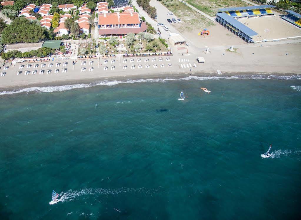 Teos Ormanci Tatil Koyu Hotel Seferihisar Ngoại thất bức ảnh