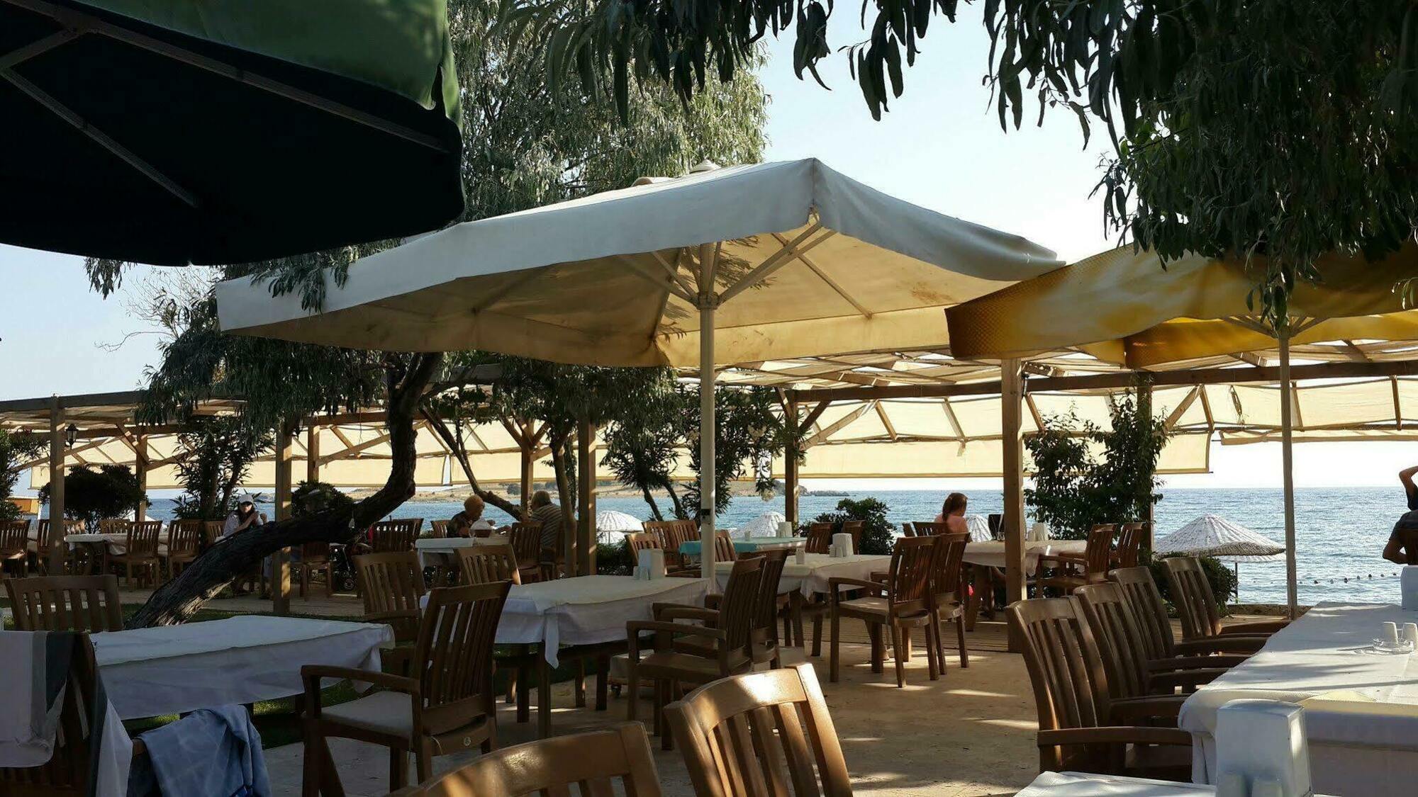 Teos Ormanci Tatil Koyu Hotel Seferihisar Ngoại thất bức ảnh