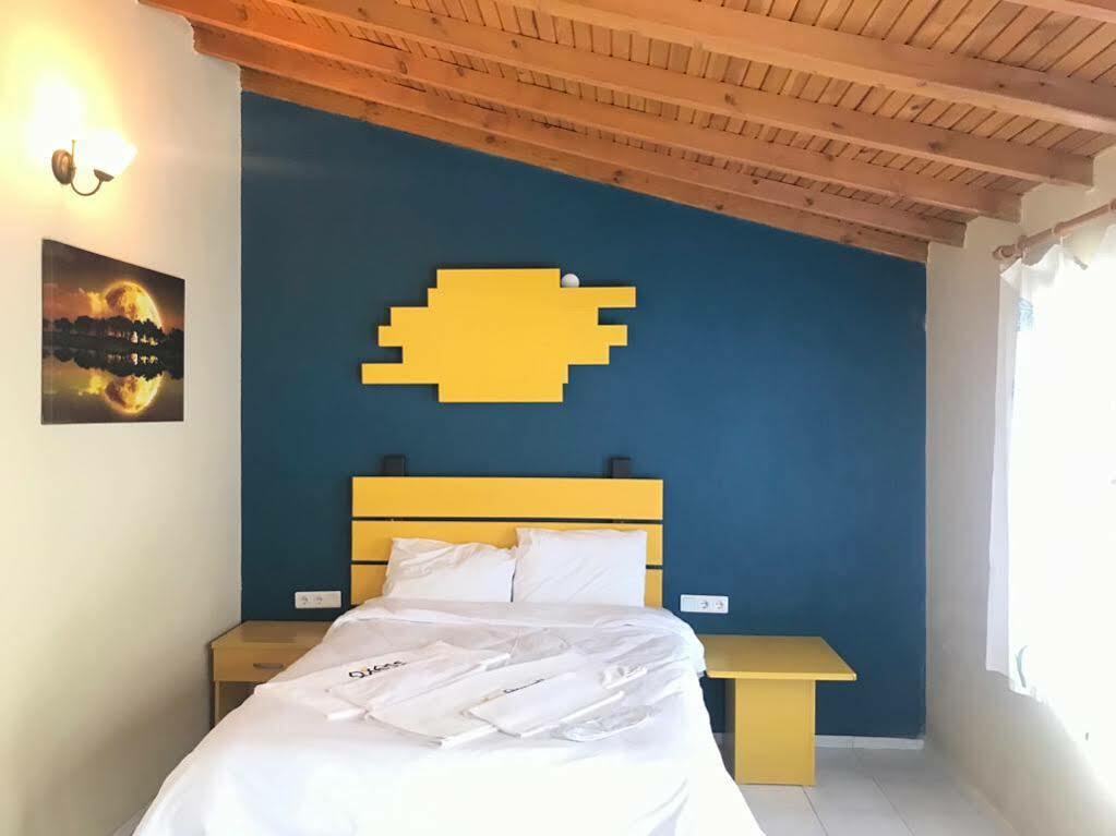 Teos Ormanci Tatil Koyu Hotel Seferihisar Ngoại thất bức ảnh