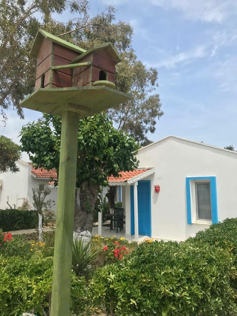 Teos Ormanci Tatil Koyu Hotel Seferihisar Ngoại thất bức ảnh